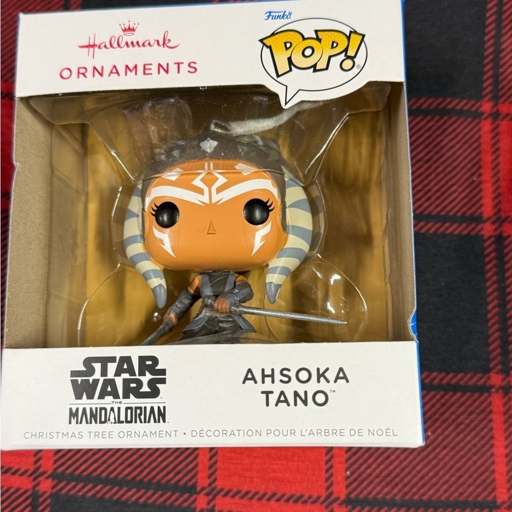 Funko Pop Star Wars Ahsoka Tano Mandalorian Series
Hallmark Christmas Ornament - Picture 5 of 7